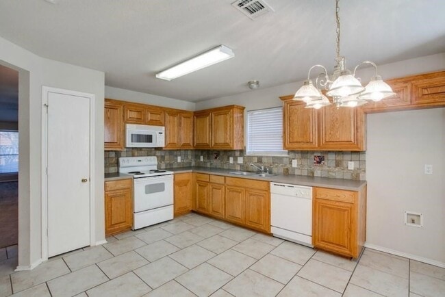 Building Photo - 10708 Braemoor Dr