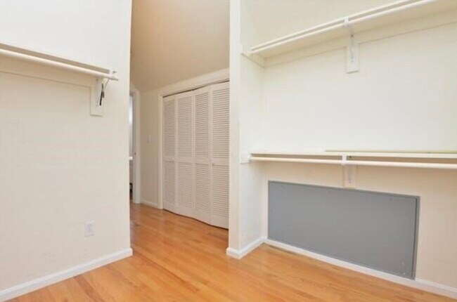 Building Photo - 6 Harleston St