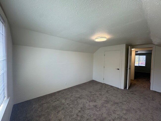 Building Photo - Beautiful 4 bedroom CUTTEN home