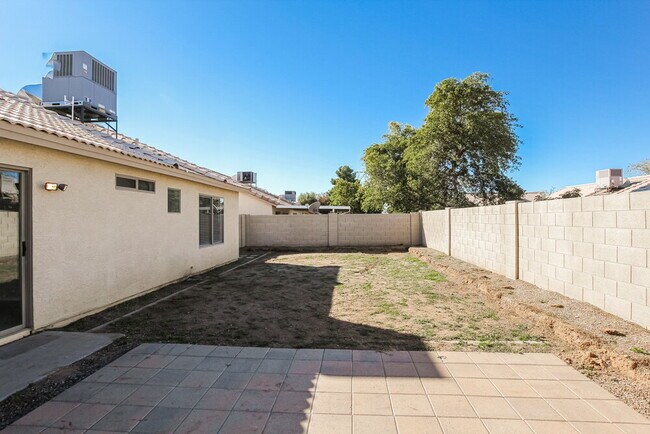 Building Photo - 11244 W Ruth Ave