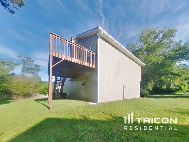 Building Photo - 3015 Brass Dr