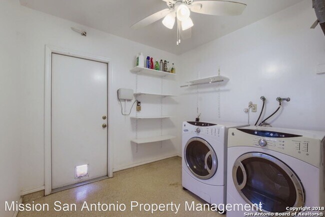 Building Photo - 3 br, 2 bath House - 3667 Versailles Dr.