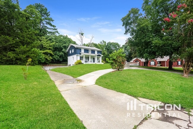 Building Photo - 535 Circle Dr