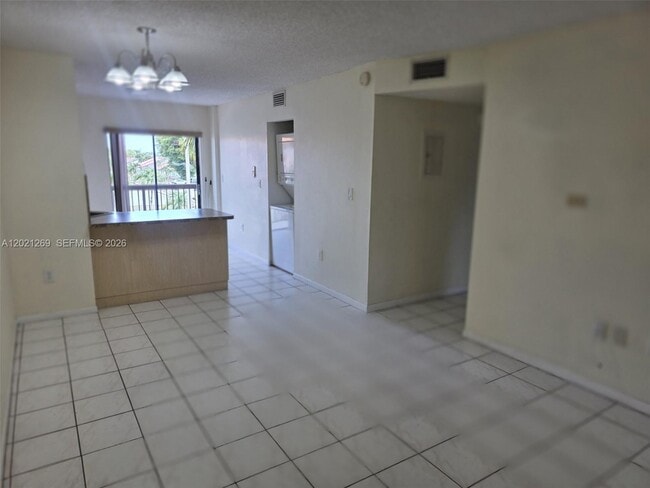 Building Photo - 5560 W 21st Ct
