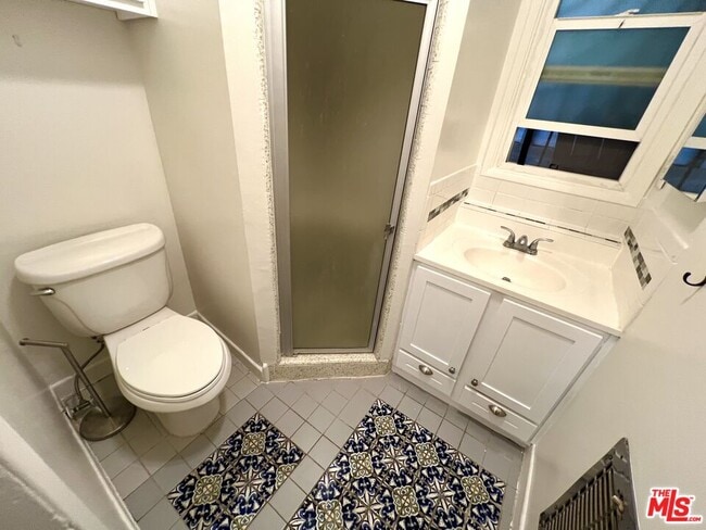 Building Photo - 2185 BROADVIEW Ter