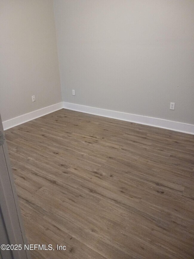 Building Photo - 451 Duray St