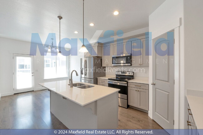 Building Photo - Small Pet Friendly - Lehi Townhome 3 BD 3 BA 2 GA