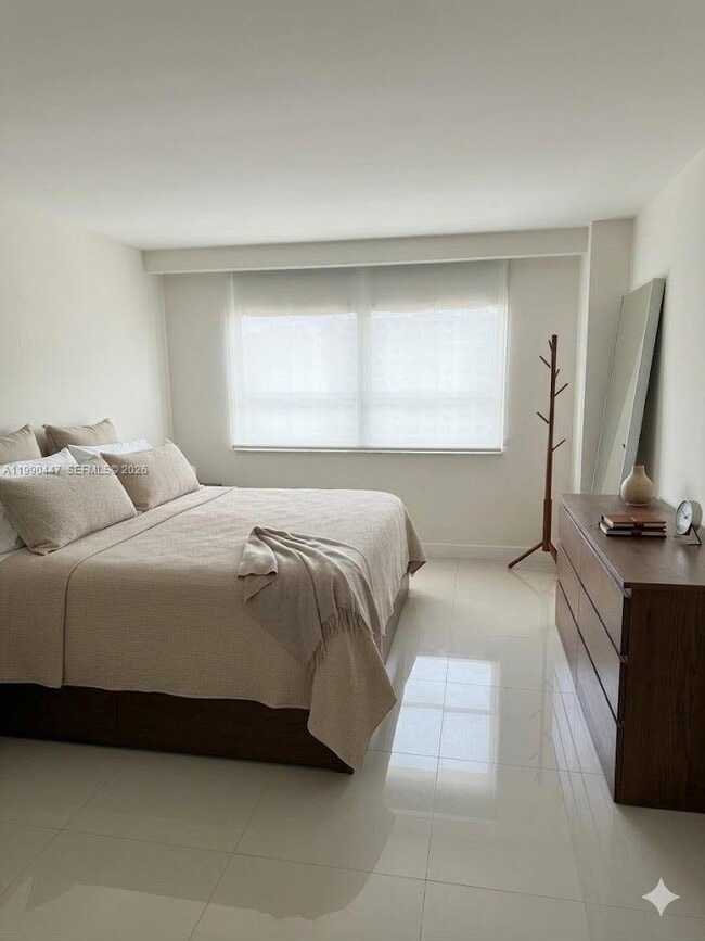 Building Photo - 2851 NE 183rd St