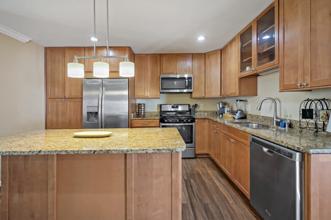 Building Photo - 7103 Highland St