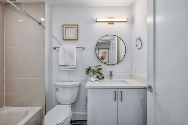 Building Photo - 2310 4th St NE