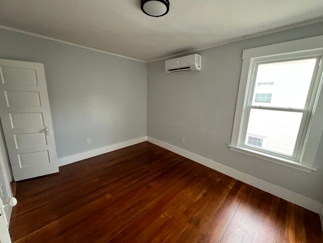 Building Photo - 67 Fairlawn Ave