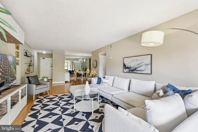 Primary Photo - 1300 Army Navy Dr