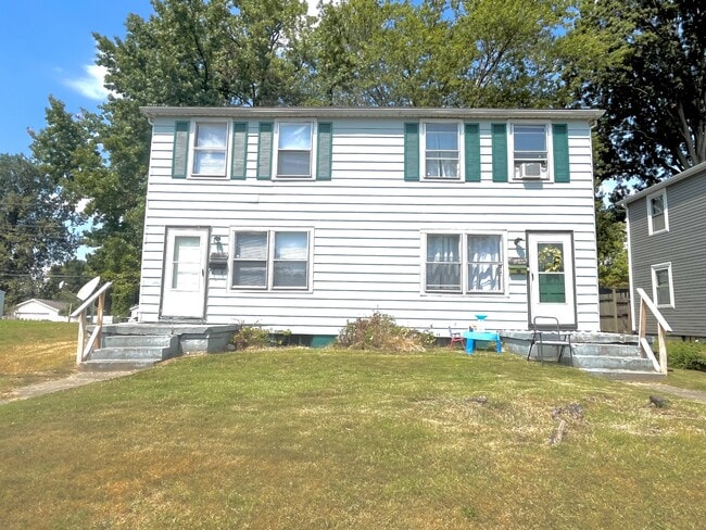 Primary Photo - 408 E Parkland Ave