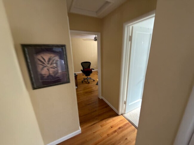 Building Photo - 2069 Horne St