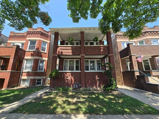 Building Photo - 5030 W Hutchinson St