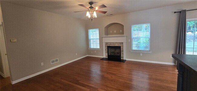 Building Photo - 326 Tuggle Ct
