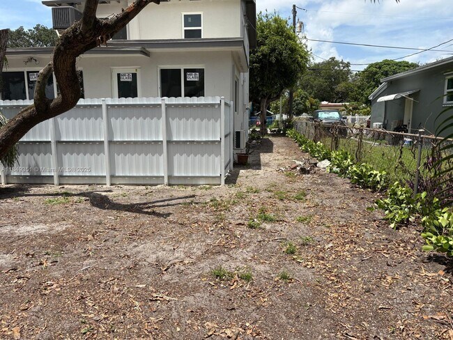 Building Photo - 3368 NW 51st Terrace