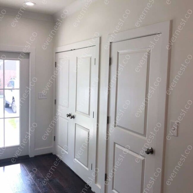 Building Photo - 625 Oak Grove Rd