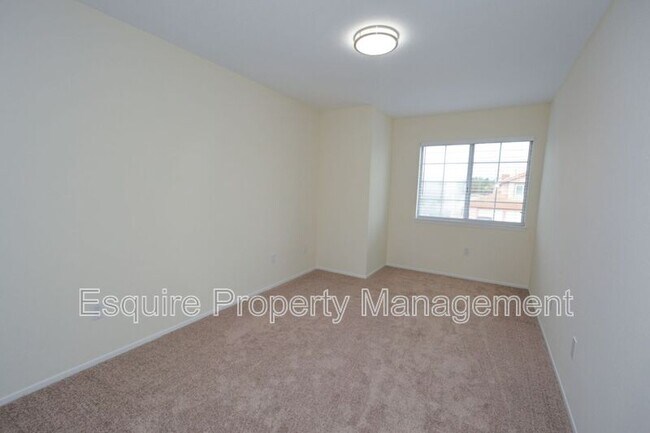 Building Photo - 1906 Kensington Ln