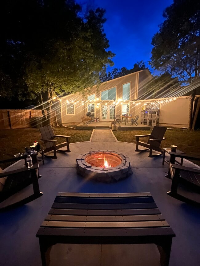 Building Photo - 2706 Hopewell Ct