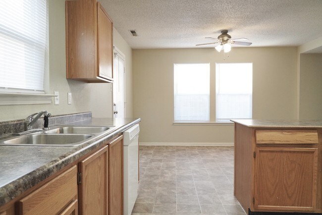 Building Photo - 9201 Ogden Dunes Ct