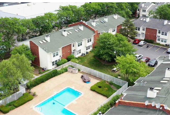 Primary Photo - 1225 Wyndham Ct