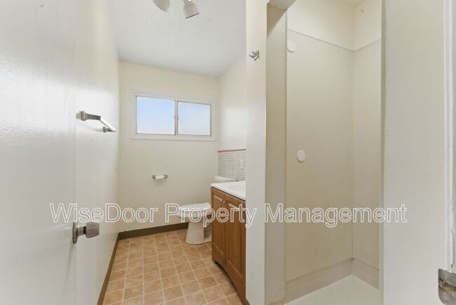 Building Photo - 1114 Stovall Ave