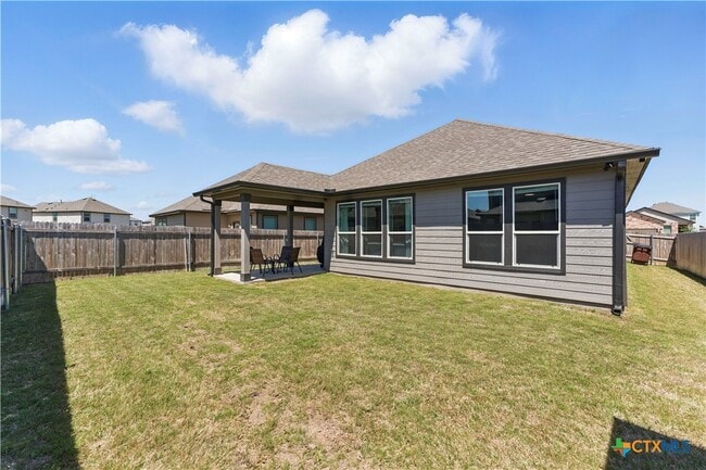Building Photo - 211 Summit Dr