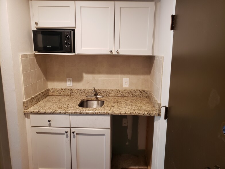 Building Photo - 50 Sun Air Blvd E