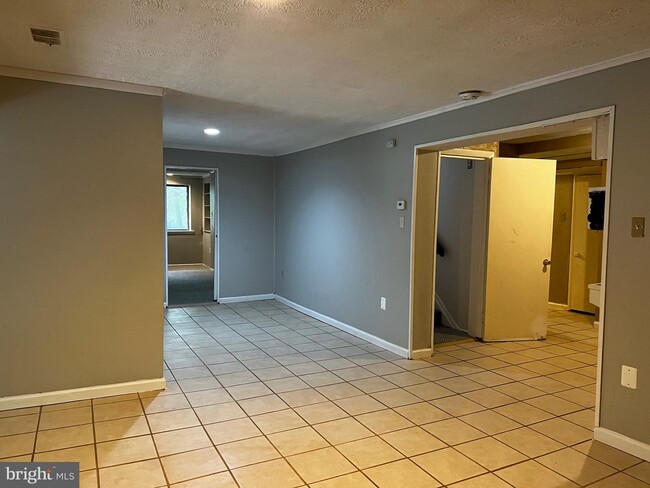 Building Photo - 50 Stonegate Dr