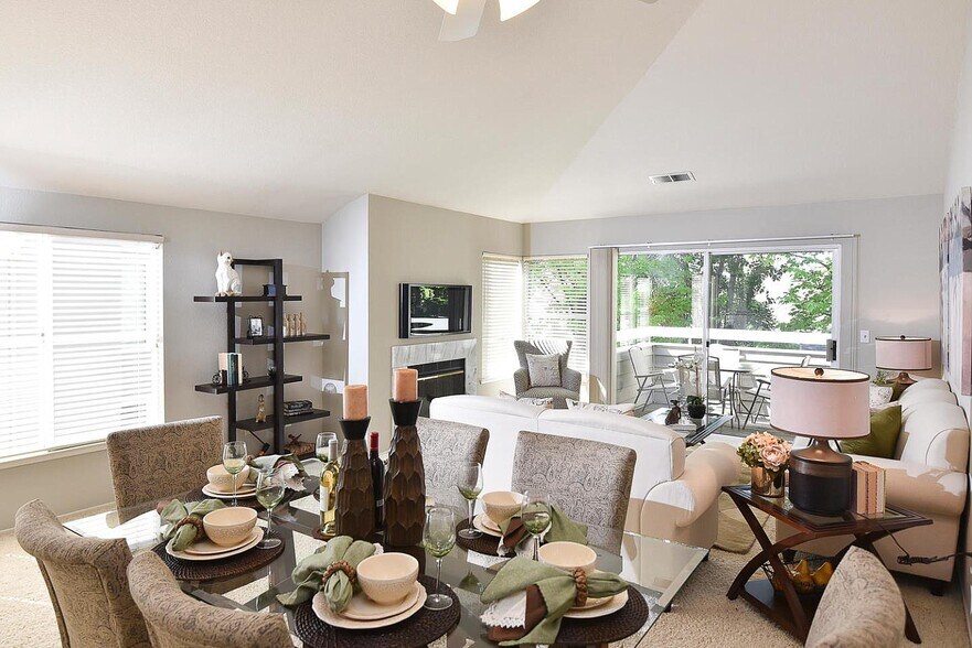 Building Photo - 1711 Parkview Green Cir