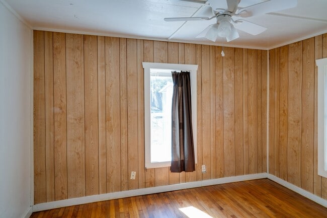 Building Photo - 304 Edith Ave