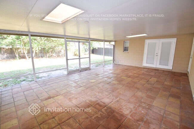 Building Photo - 3061 Nicholson Dr