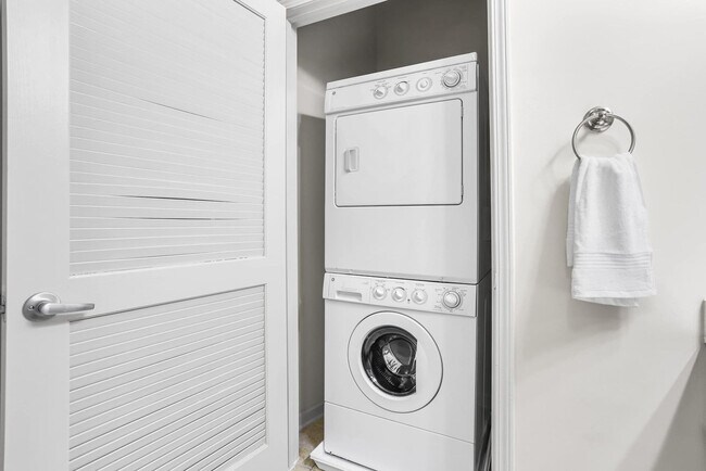 Building Photo - 305 10th Street South