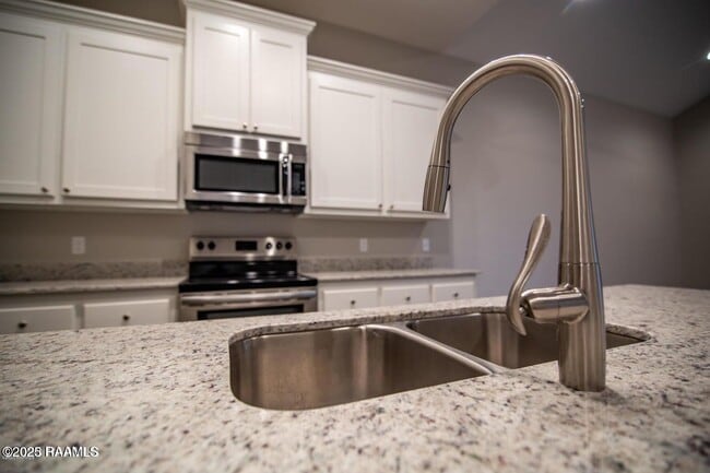 Building Photo - 108 Millie Park Dr