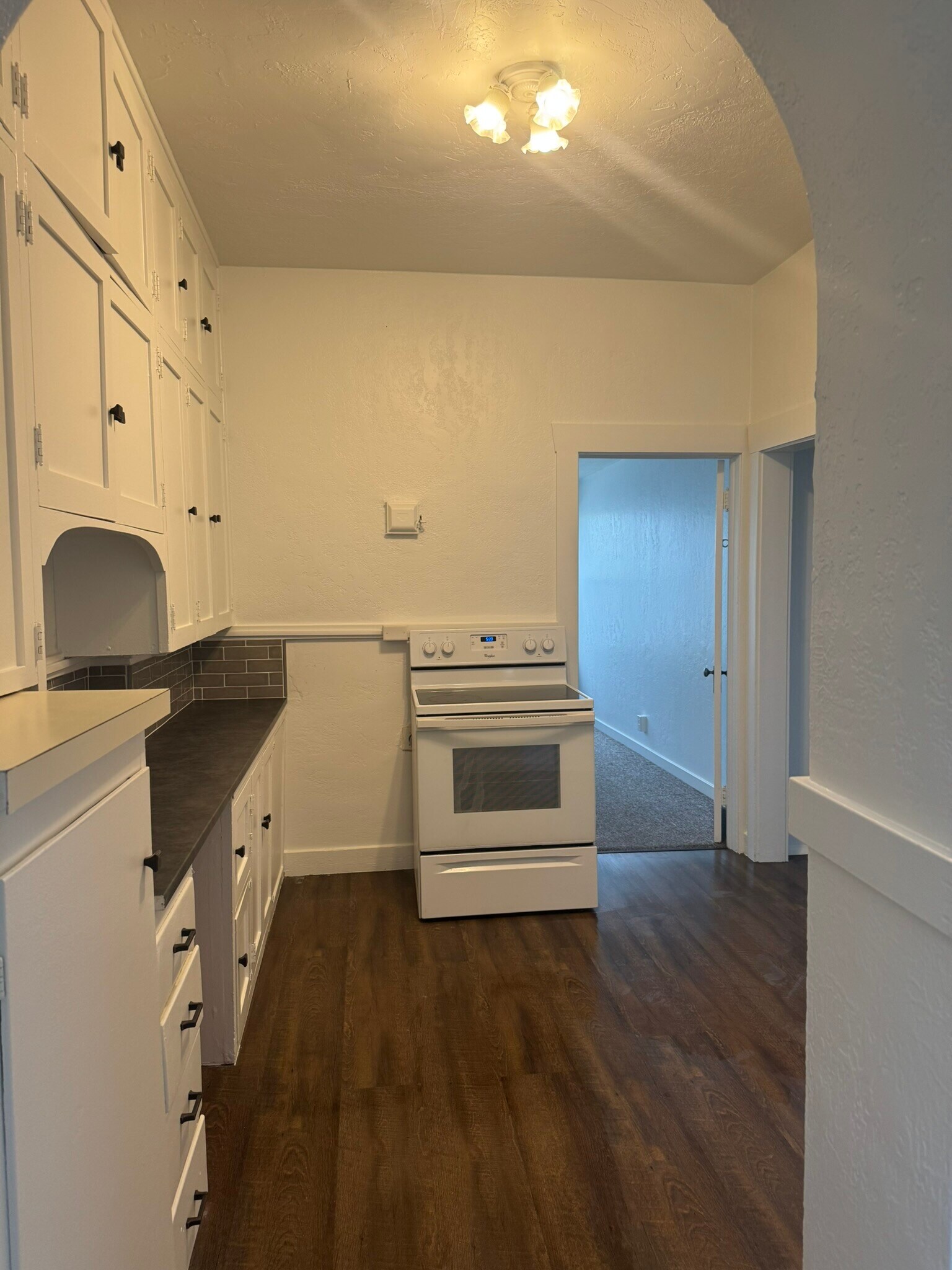 Kitchen - 315 W Halliday St