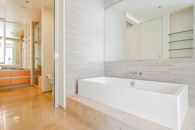 Building Photo - 1 bedroom in the heart of City Center on t...