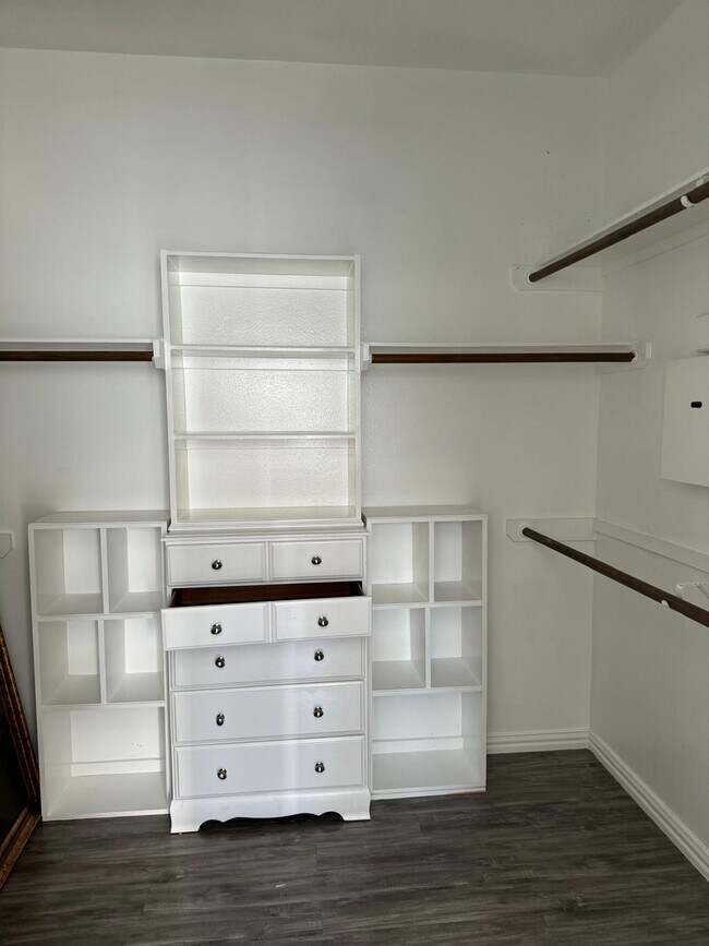 Building Photo - 1722 Evergreen Ln