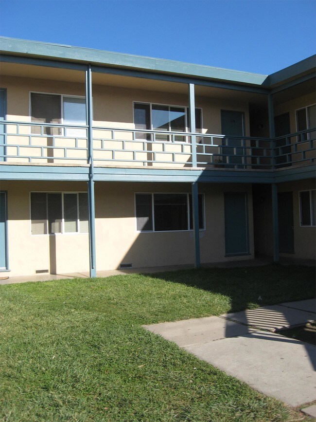 Primary Photo - 1010 N Sanborn Rd