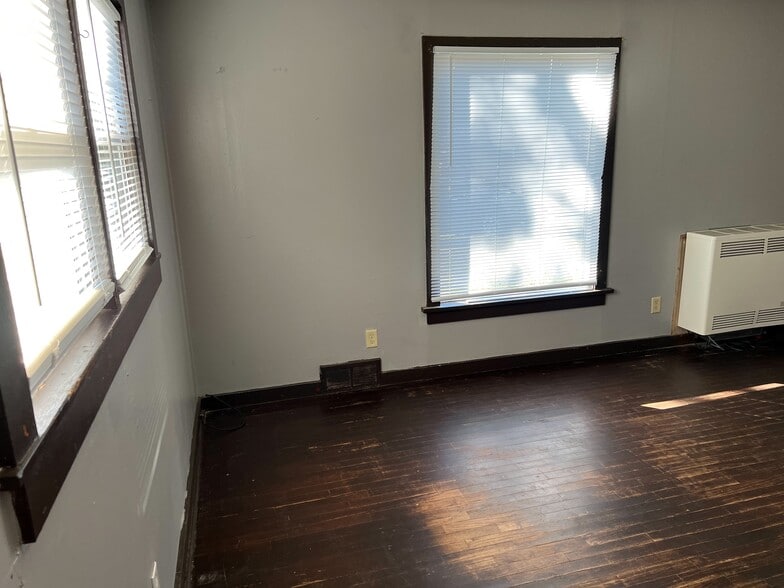 Building Photo - 1527 Wood St