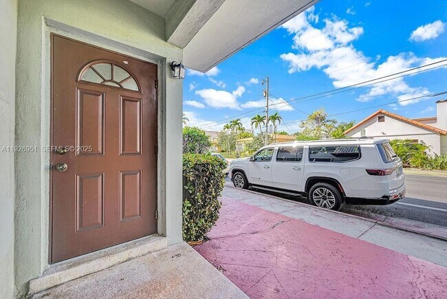 Building Photo - 7625 Harding Ave