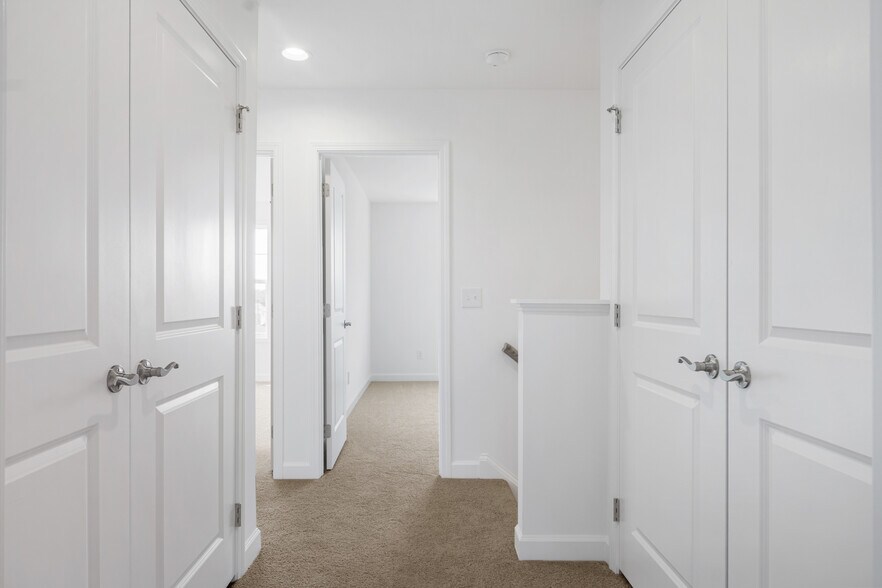 Building Photo - 1101 Balsam Ln