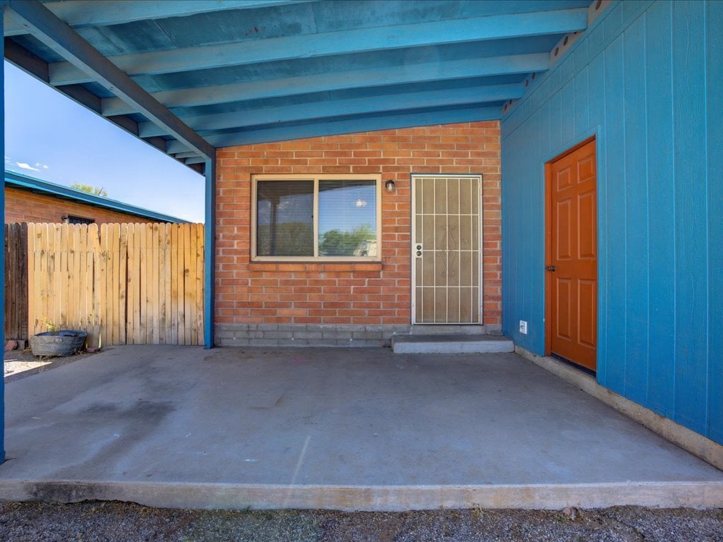 Building Photo - 1808 E Miles St