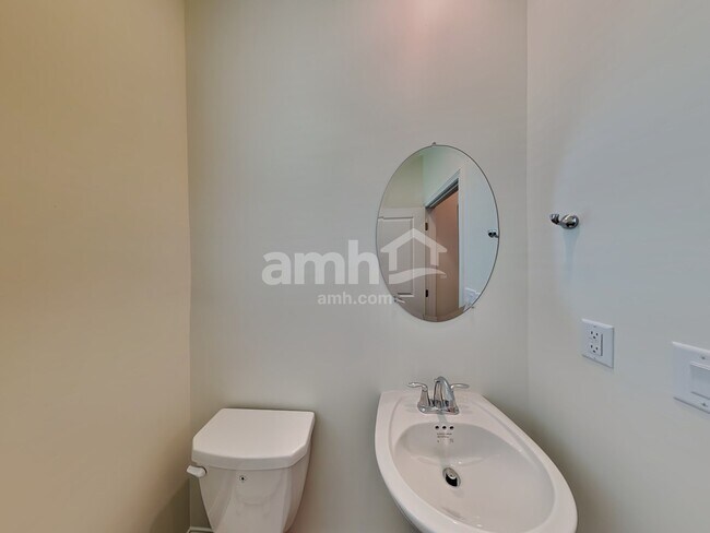 Building Photo - 129 Pecan Dr