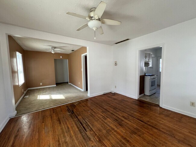 Building Photo - Don't Miss Out!