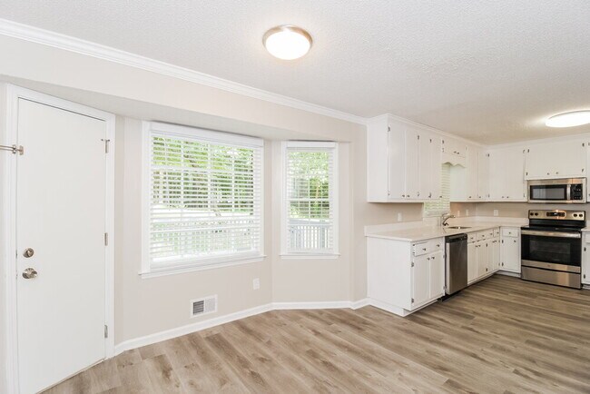 Building Photo - 5902 Bridgemont Pl