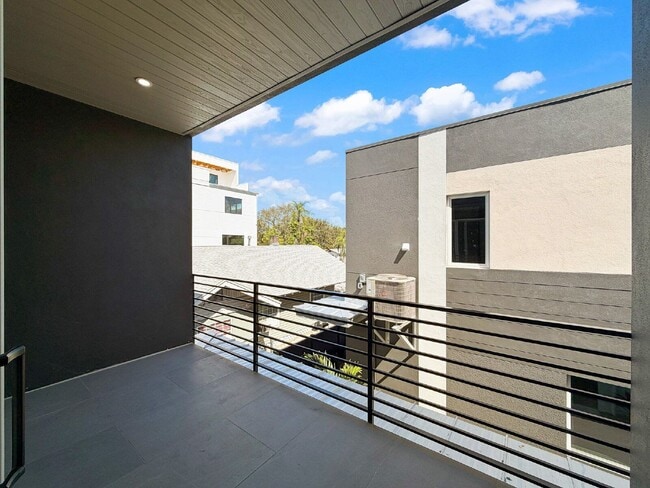 Building Photo - 342 14th St N