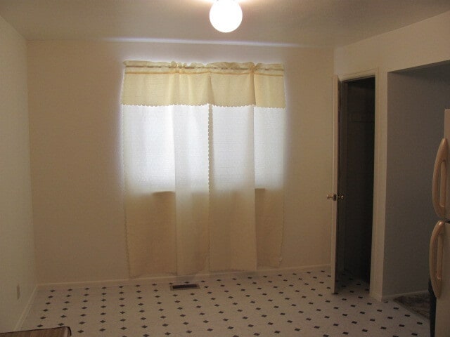 Dining area in kitchen - 14404 E 22nd Pl