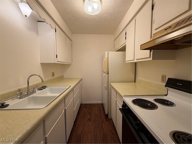 Building Photo - 4107 Orchard Dale Dr NW