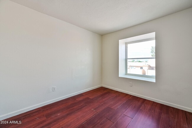 Building Photo - 4435 E Pueblo Ave